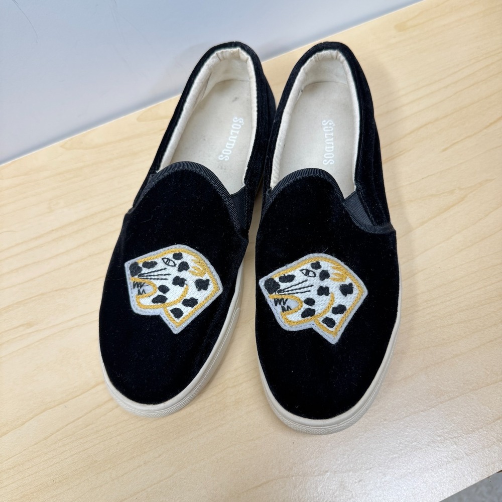 Soludos Black Velvet Slip-On Sneakers, Size 6.5, Jaguar Applique Casual‎ Comfy